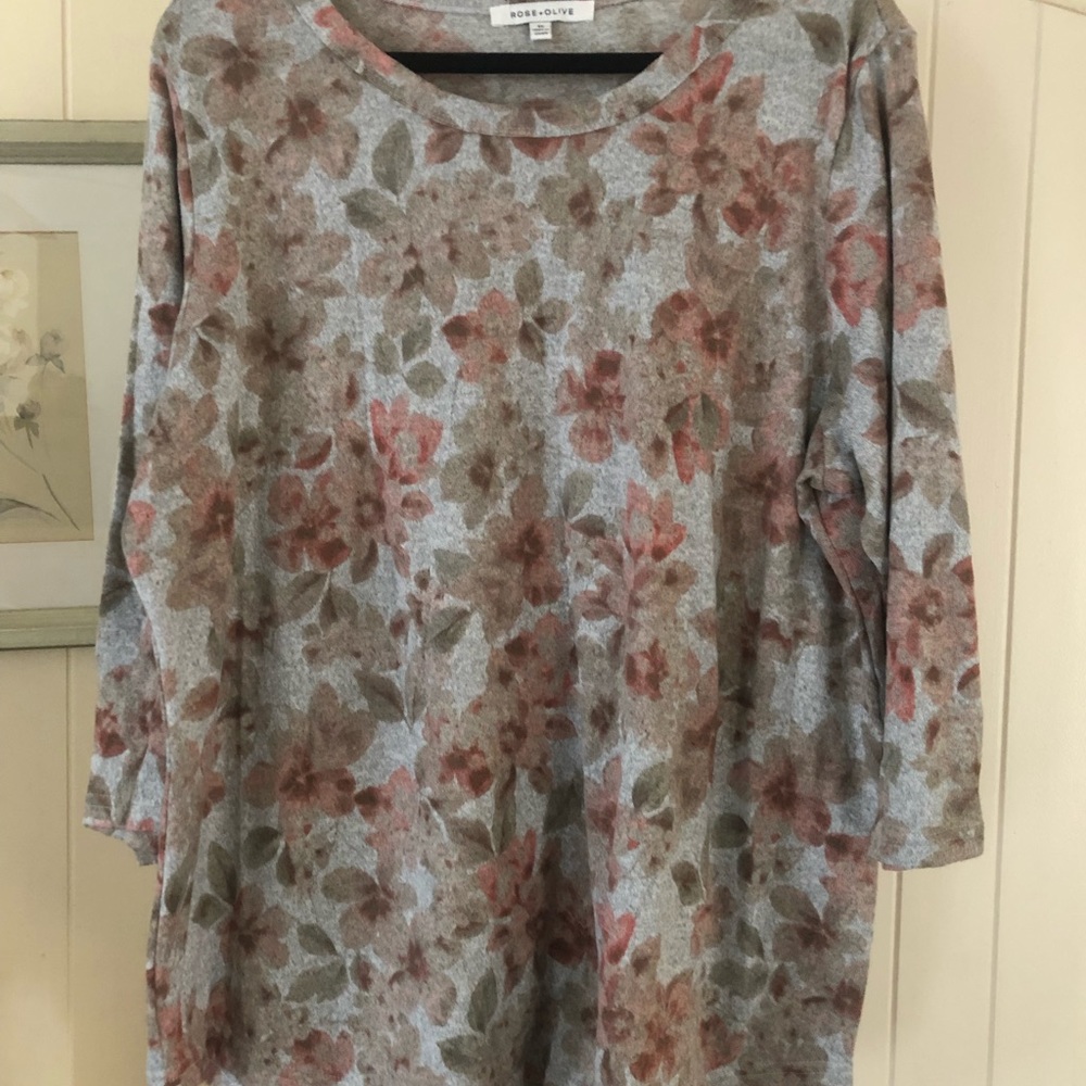 Rose Olive 2x flowered top